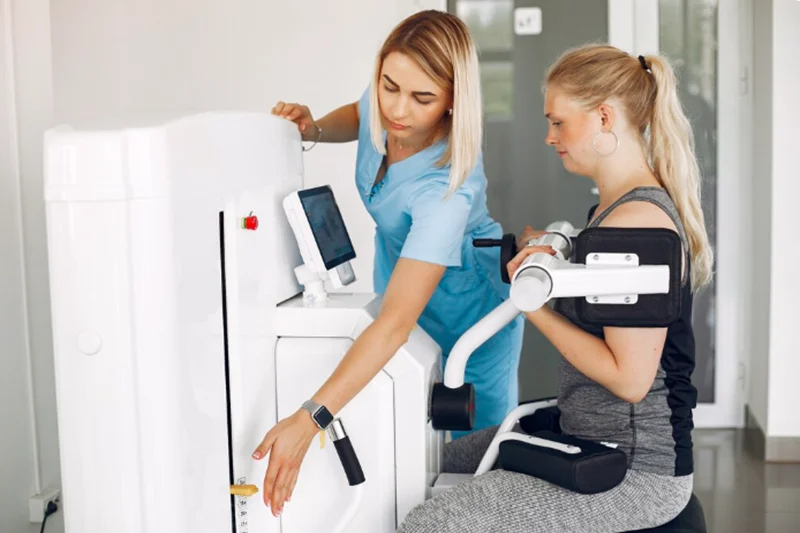 EMS Slimming vs Fat Dissolving Injections: Which Works Better?