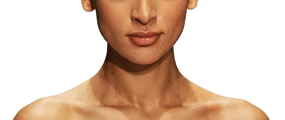 Have noticeable trapezius muscle bulk